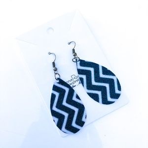 Anna Rose Shop handmade vegano leather earrings